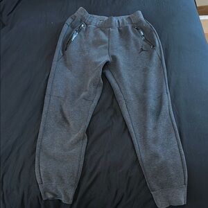 Jordan Men’s Jogger Sweatpants – Charcoal Gray (Size M)